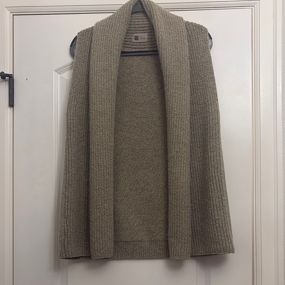 Look by М New York Cozy Tan Knit Vest